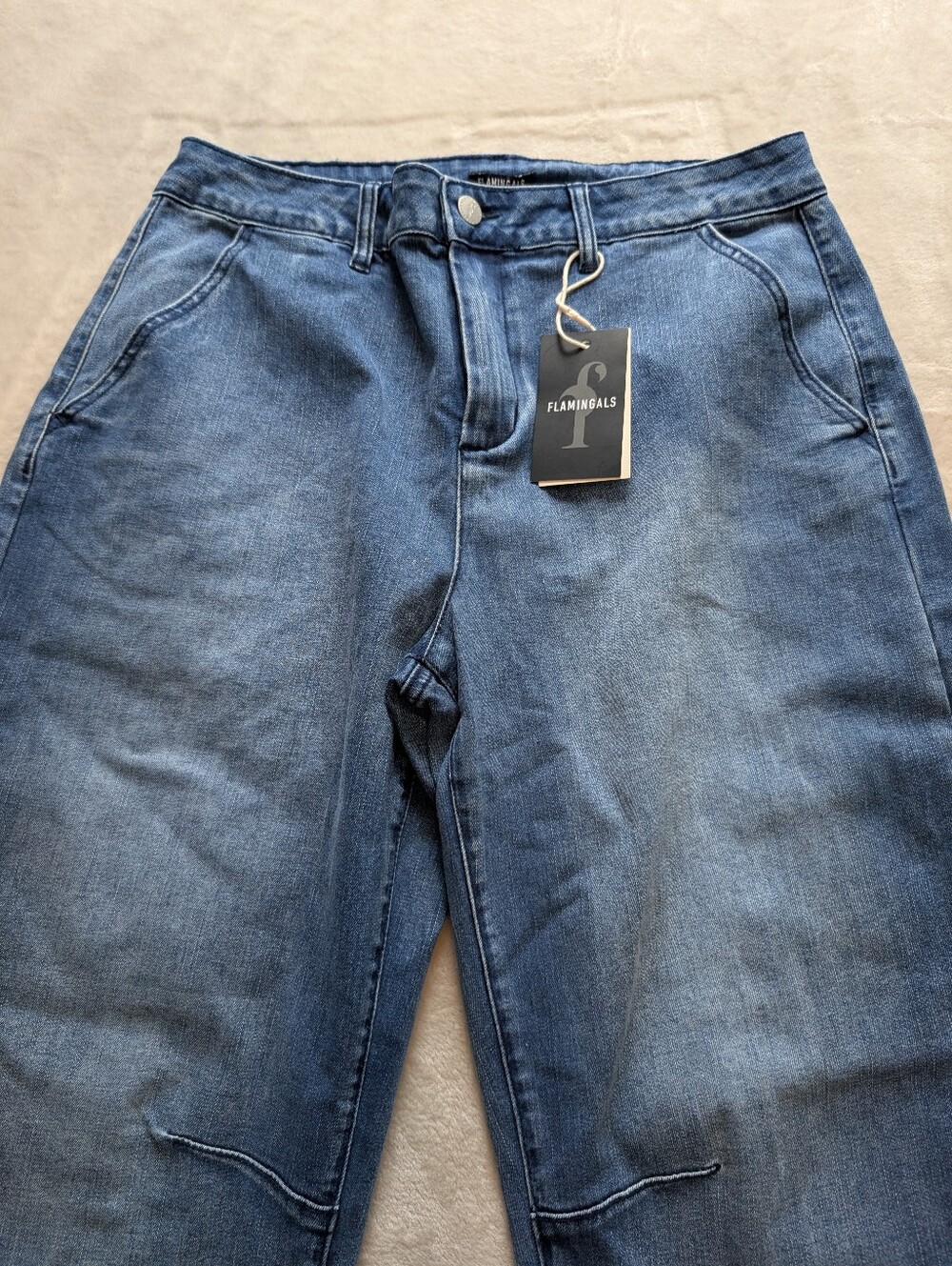 Flamingals Mid Rise Barrel Leg Cropped Jeans NWT Large - Picture 4 of 8